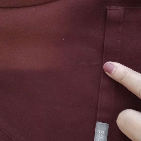 Figs Technical Collection V-Neck Top One Pocket Catarina Burgundy Size Xl Women - Picture 6 of 9